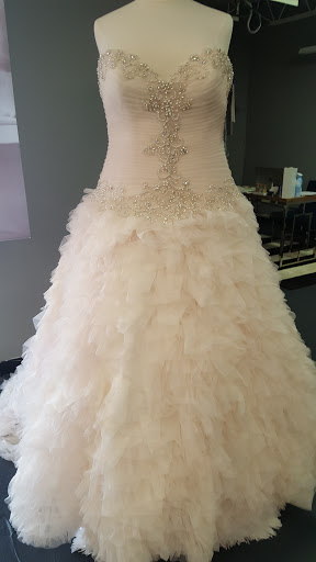 Bridal Shop «Divas Closet Bridal Boutique», reviews and photos, 1034 Merriam Ln, Kansas City, KS 66103, USA