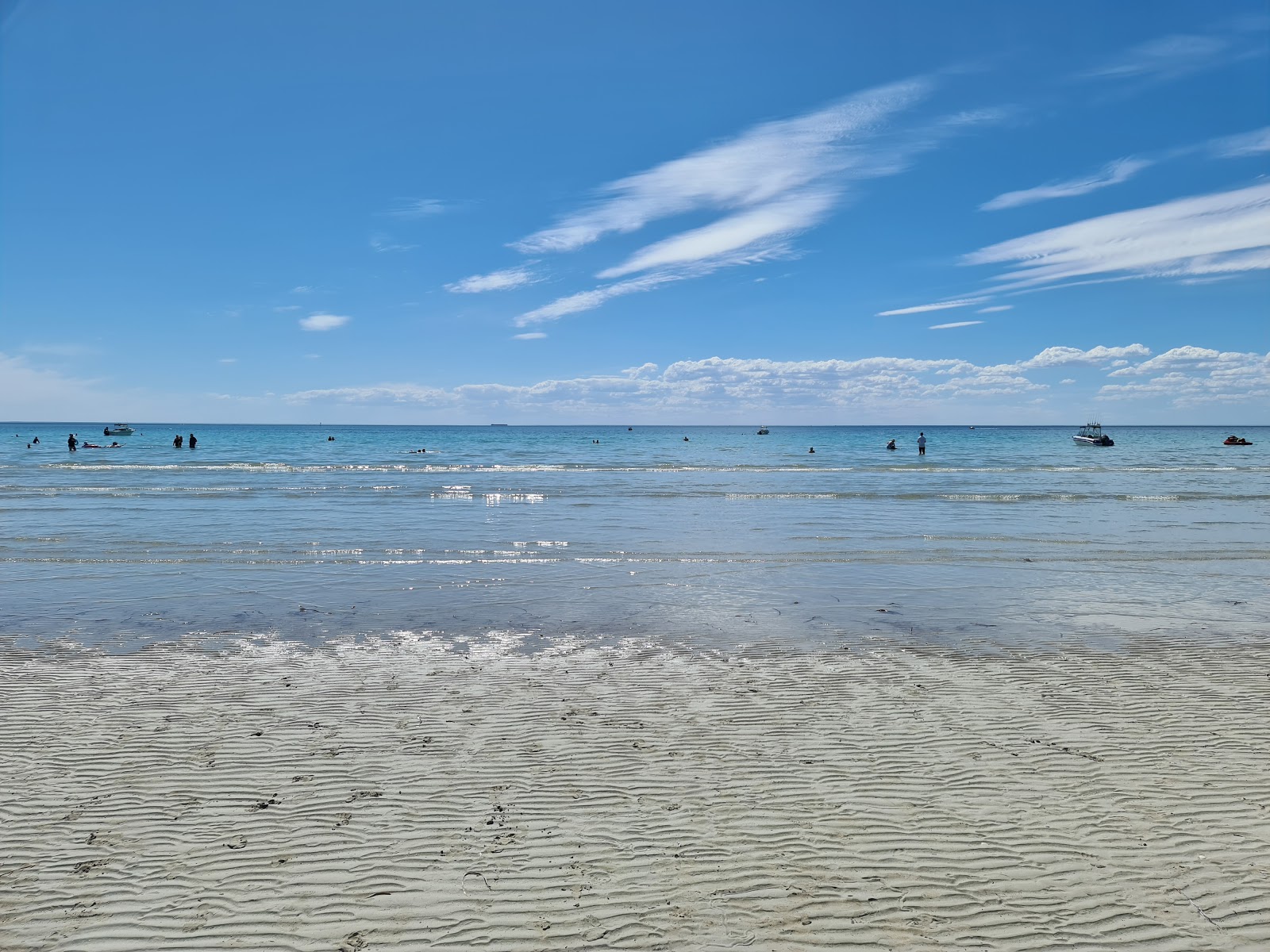 North Beach Foreshore的照片 带有碧绿色纯水表面