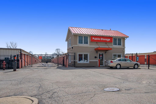 Self-Storage Facility «Public Storage», reviews and photos, 143 E Lake Cook Rd, Palatine, IL 60074, USA