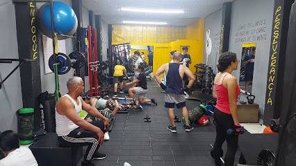 Fenix Training Gym - Cl. 14 # 21-25, Bucaramanga, Santander, Colombia