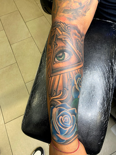 Explore navel tattoo ideas, creative tattoo ideas in Passaic, available at District 36 Tattoo Parlor