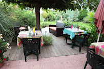 Atmosphère du Restaurant français Le Grand Jardin du Saint Louis à Le Thor - n°5