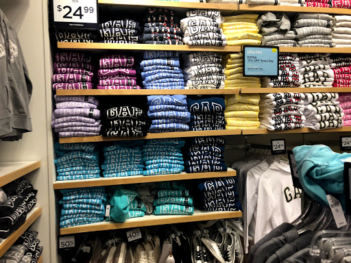Clothing Store «Gap», reviews and photos, 18511 Outlet Blvd, Chesterfield, MO 63005, USA