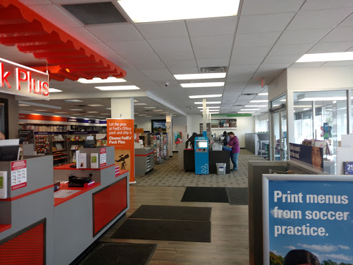 Print Shop «FedEx Office Print & Ship Center», reviews and photos, 5730 S Westnedge Ave, Portage, MI 49002, USA