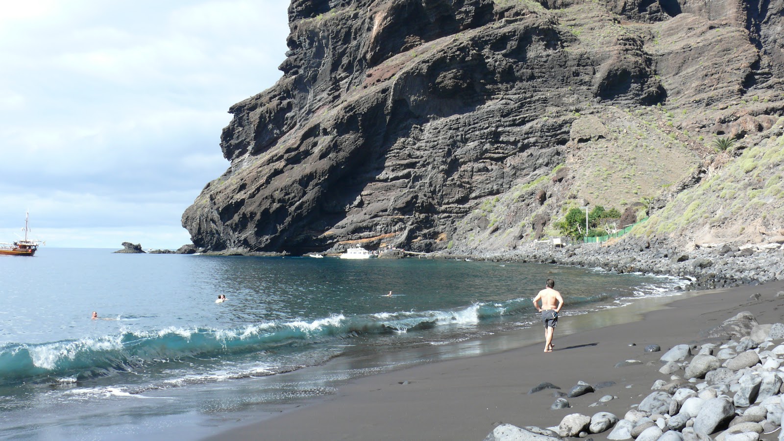 Playa De Masca Beach On The Map With Photos And Reviews Beachsearcher Com