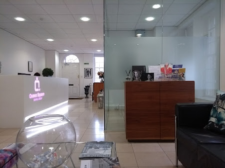 عيادة كوين سكوير لطب الأسنان والزرع - Queen Square Dental & Implant Clinic