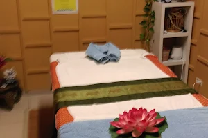 Dee Thai Massage image