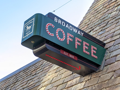 Coffee Shop «Broadway Cafe», reviews and photos, 4106 Broadway, Kansas City, MO 64111, USA