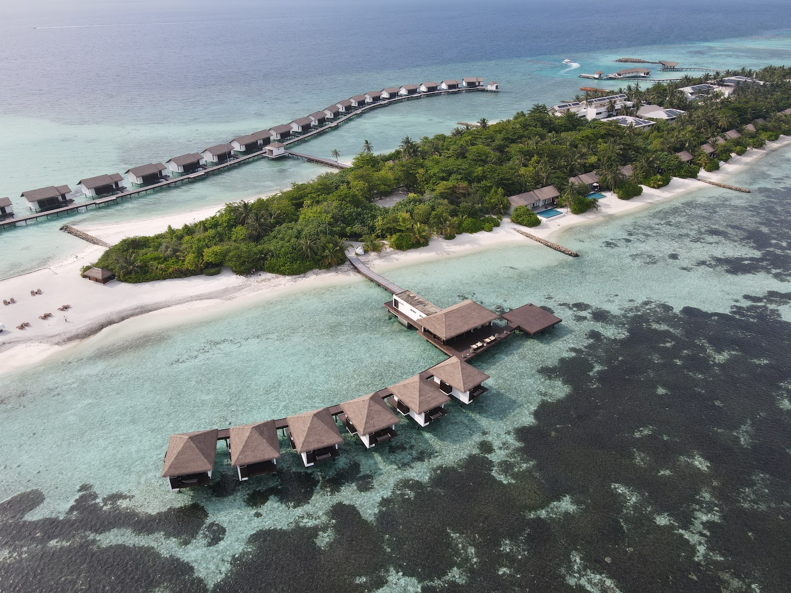 Foto von Falhumaafushi Resort Beach mit geräumiger strand