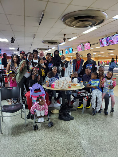 Bowling Alley «Crest Bowl», reviews and photos, 650 N New Florissant Rd, Florissant, MO 63031, USA