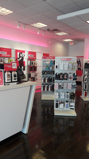 Cell Phone Store «T-Mobile», reviews and photos, 206 Lake Dr Suite 5, Covington, LA 70433, USA