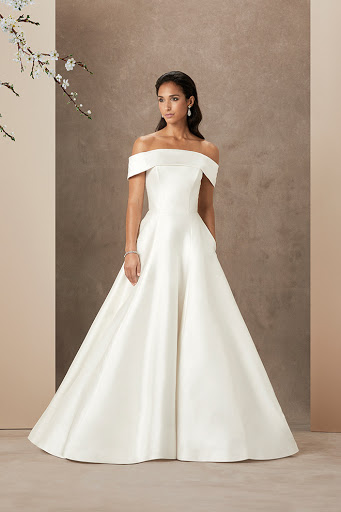 Bridal Shop «Elegance By Roya Bridal Tysons Corner», reviews and photos, 8075 Leesburg Pike, Vienna, VA 22182, USA