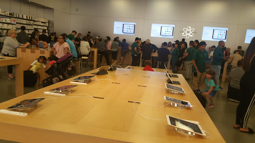 Computer Store «Apple Los Cerritos», reviews and photos, 242 Los Cerritos Center, Cerritos, CA 90703, USA