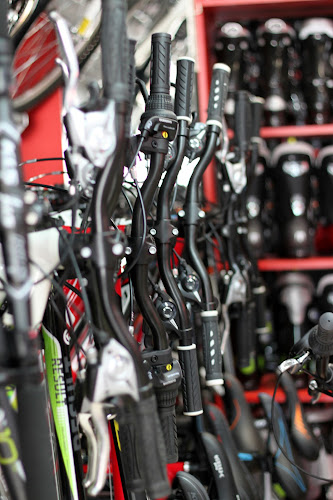 Comentarii opinii despre Axel-sport Sklep sportowy Rzeszów. Oferujemy: narty, rowery, bagażniki, autoboxy