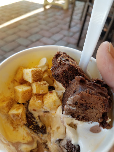 Ice Cream Shop «Yogurt Jungle», reviews and photos, 21101 N John Wayne Pkwy #105, Maricopa, AZ 85139, USA