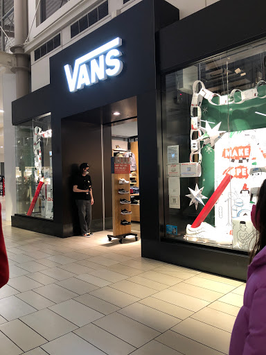 Shoe Store «Vans», reviews and photos, 9736 W Northern Ave, Peoria, AZ 85345, USA