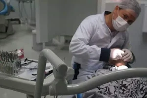 Dr. Gustavo Arcila - Odontología General y Especializada image