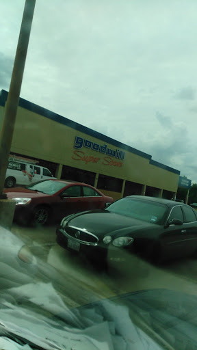 Thrift Store «Goodwill Super Store», reviews and photos, 825 W Pipeline Rd, Hurst, TX 76053, USA