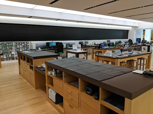 Electronics Store «Microsoft Store - The Westchester», reviews and photos, 125 Westchester Ave, White Plains, NY 10601, USA