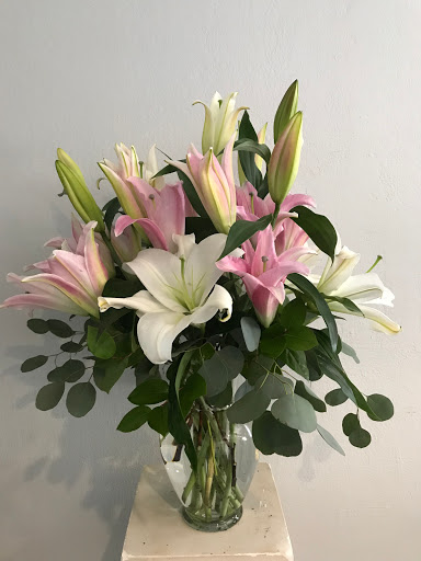 Florist «Open Air Designs - Florist | Wedding Planning | Gifts», reviews and photos, 607 N Myrtle Ave, Clearwater, FL 33755, USA