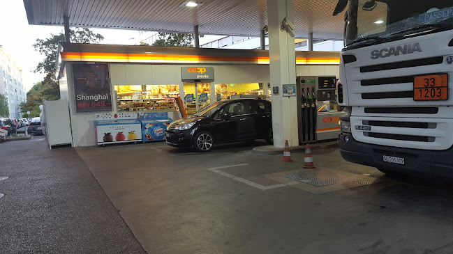 Coop Pronto avec station-service Genève Rue de Lyon - Genf