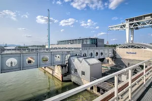 Kraftwerkbrücke Freudenau image
