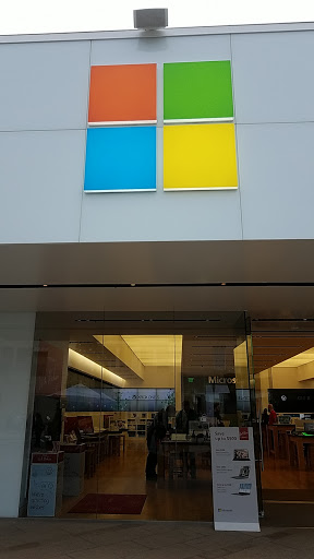 Computer Store «Microsoft Store - The Village at Corte Madera», reviews and photos, 1640 Redwood Hwy D001, Corte Madera, CA 94925, USA