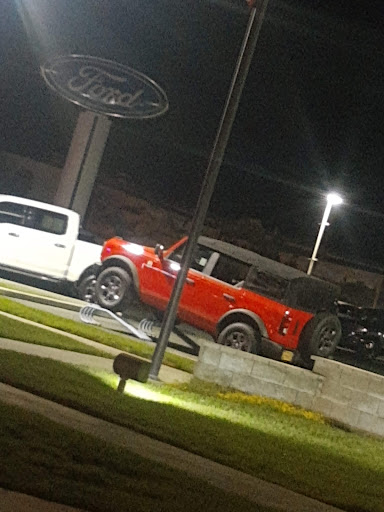 Ford Dealer «Monarch Ford», reviews and photos, 132 N D St, Exeter, CA 93221, USA