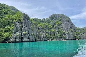 Cadlao Lagoon image