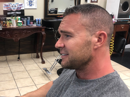 Barber Shop «Old School Barber Shop», reviews and photos, 2850 Holcomb Bridge Rd # 150, Alpharetta, GA 30022, USA