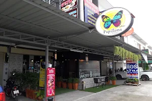 Papillons Cafe ปาปิญอง คาเฟ่ image