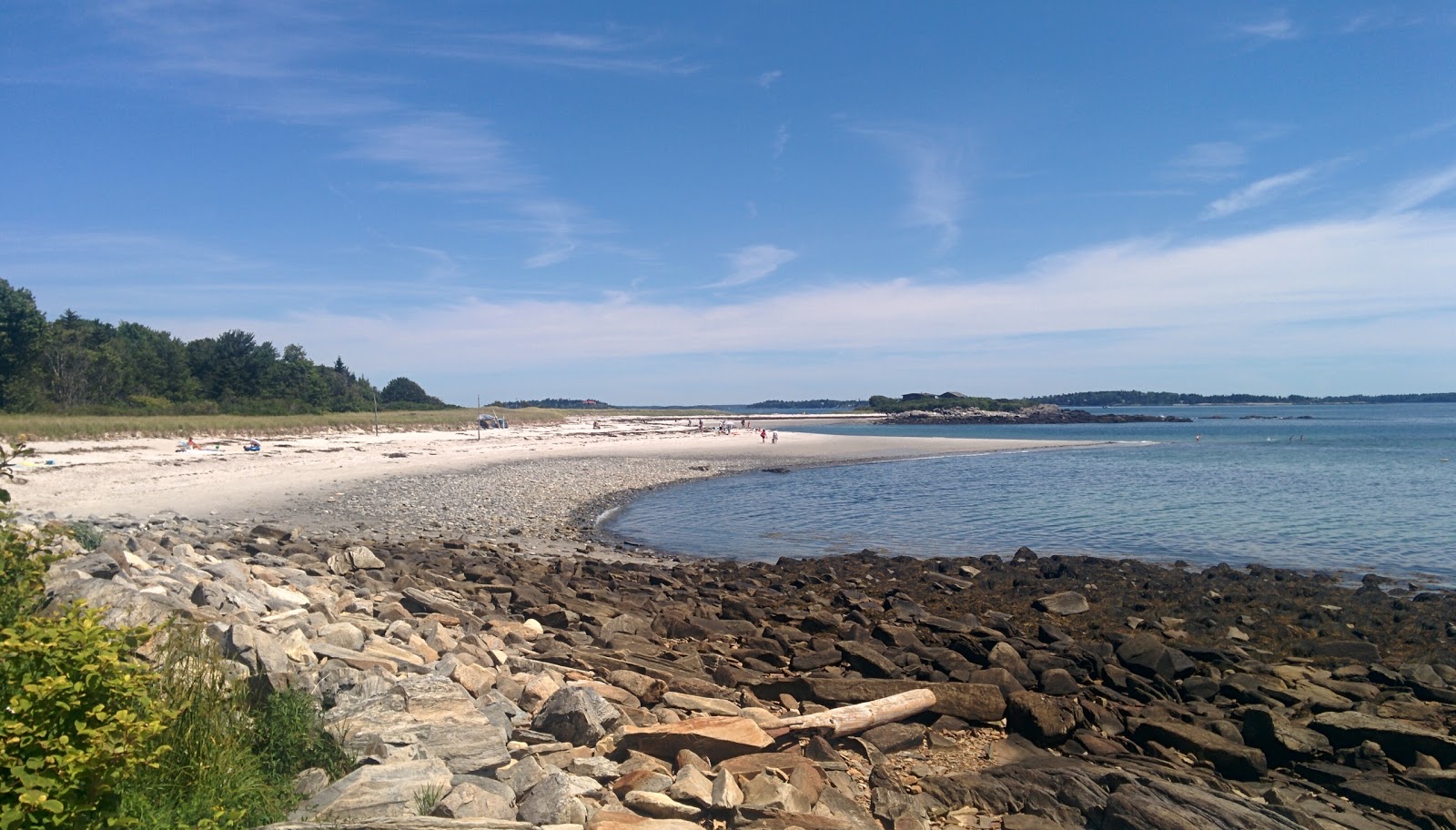 Photo de Andrews beach avec sable clair avec caillou de surface