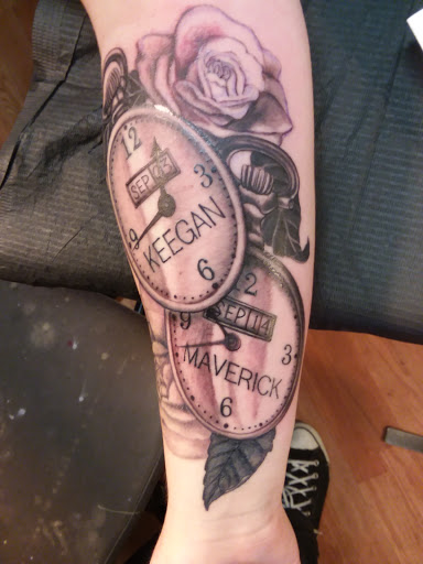 Tattoo Shop «Sacred Ink Tattoo», reviews and photos, 2707 E Court St, Flint, MI 48503, USA