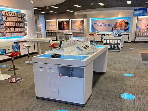 Cell Phone Store «AT&T», reviews and photos, 1980 S Robert St #110, West St Paul, MN 55118, USA