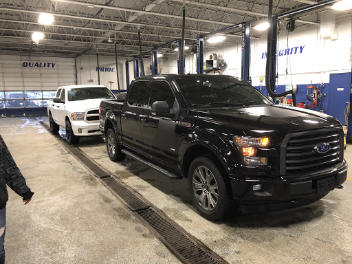 Car Dealer «Kunes Country Ford Stateline Superstore», reviews and photos, 104 IL-173, Antioch, IL 60002, USA