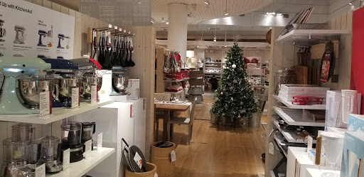 Furniture Store «Crate and Barrel», reviews and photos, 125 Westchester Ave, White Plains, NY 10601, USA