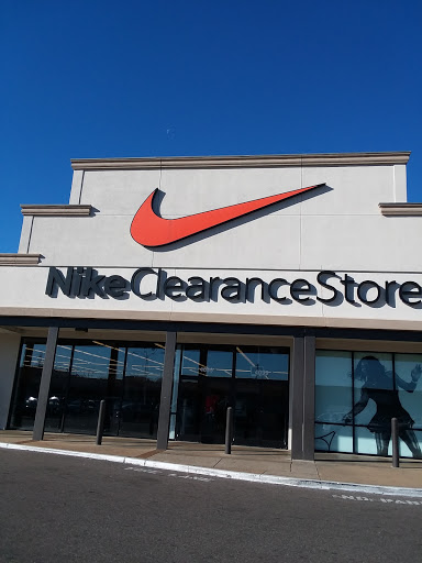 Clothing Store «Nike Clearance Store», reviews and photos, 4099 S Plaza Dr, Memphis, TN 38116, USA