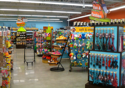 Pet Supply Store «Petco Animal Supplies», reviews and photos, 3424 W Shore Dr, Holland, MI 49424, USA