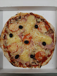 Plats et boissons du Pizzas à emporter PIZZ'LAYON distributeur de pizzas à Terranjou - n°1