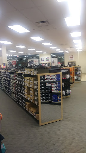 Shoe Store «Famous Footwear», reviews and photos, 3606 Metro Dr, Council Bluffs, IA 51501, USA