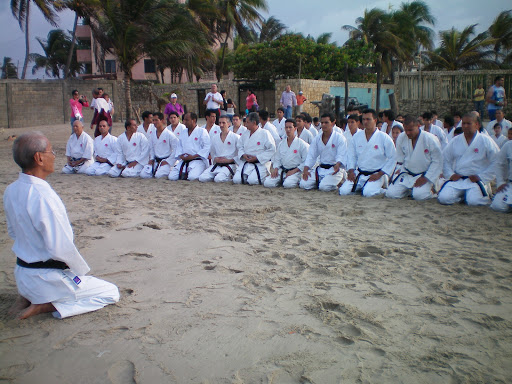 Clase Karate Surco - Dojo Itosu Ryu Karate Do