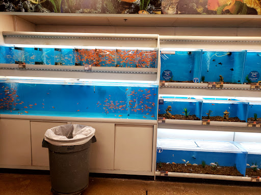Pet Supply Store «PetSmart», reviews and photos, 2861 Veterans Memorial Pkwy, St Charles, MO 63303, USA