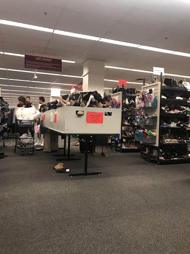 Department Store «Last Chance Clearance Store», reviews and photos, 1919 E Camelback Rd, Phoenix, AZ 85016, USA