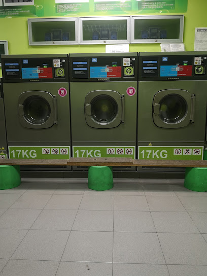 24 Laundry (Ang Cheng Ho)