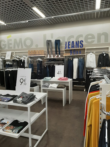 GEMO WATTIGNIES Chaussures et Vêtements