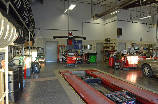 Auto Repair Shop «Off Campus Auto Repair», reviews and photos, 390 Westcor Dr #14, Coralville, IA 52241, USA