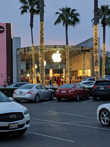 Computer Store «Apple Highland Village», reviews and photos, 4012 Westheimer Rd, Houston, TX 77027, USA