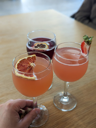 The Nest: También A BRUNCH Joint