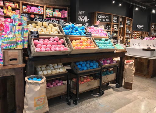 Cosmetics Store «Lush», reviews and photos, 112 E Broadway, Bloomington, MN 55425, USA