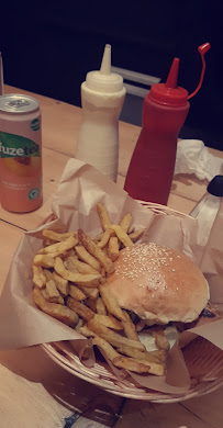 Cheeseburger du Restaurant de hamburgers Holy Moly Burger à Lille - n°4